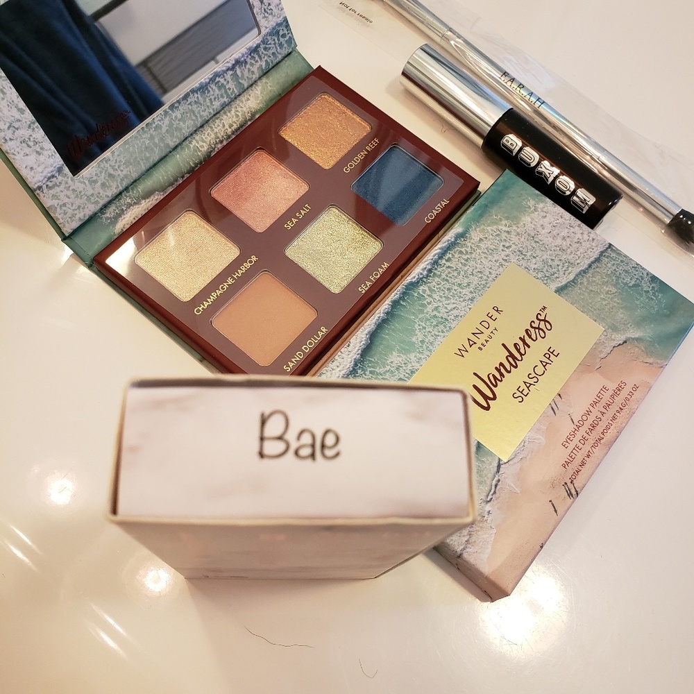 NTWπ Makeup Bundle - Picture 3 of 3
